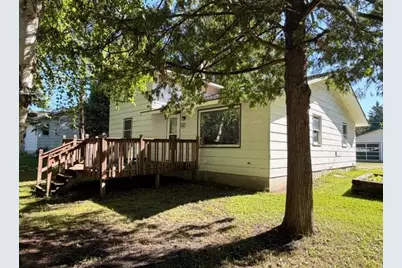 606 9th Avenue SE, Roseau, MN 56751 - Photo 1
