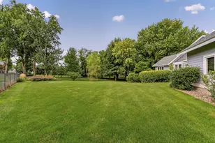 425 Lally Ct, Zumbrota, MN 55992 - Photo 9