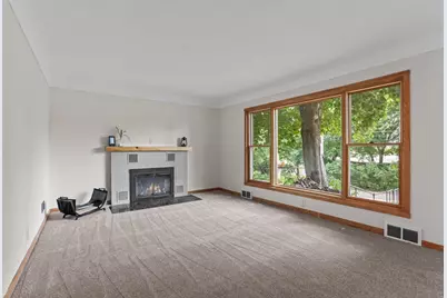 304 17th Avenue N, South Saint Paul, MN 55075 - Photo 1