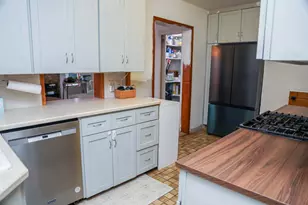 3658 Orchard Ave N, Robbinsdale, MN 55422 - Photo 5