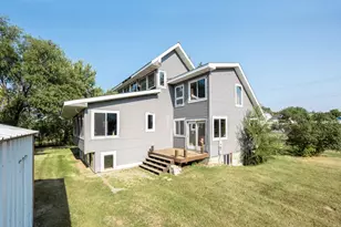 221 E Lake St, Parkers Prairie, MN 56361 - Photo 5