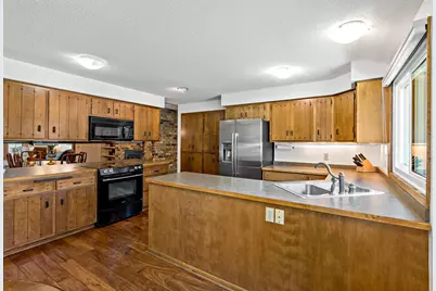 7029 Comanche Court, Edina, MN 55439 - Photo 21