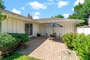 7029 Comanche Ct, Edina, MN 55439 - Photo 9