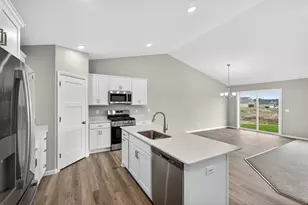 915 Yellowcrest St SW, Delano, MN 55328 - Photo 5