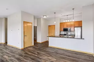 4525 Park Commons Dr, Saint Louis Park, MN 55416 - Photo 7