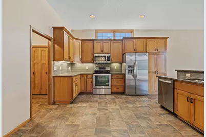6427 Tessman Terrace N, Brooklyn Park, MN 55445 - Photo 9