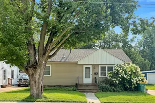 504 Edgewood Ave, Albert Lea, MN 56007 - Photo 3