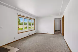 3032 Louisiana Ave N, Crystal, MN 55427 - Photo 3