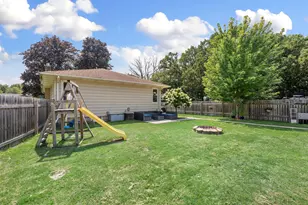 704 E School St, Owatonna, MN 55060 - Photo 25