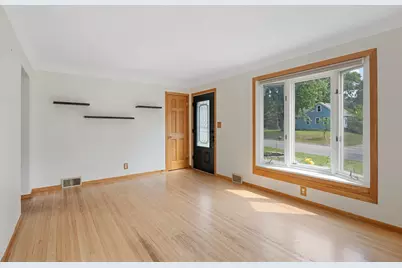 3727 Yates Avenue N, Crystal, MN 55422 - Photo 7