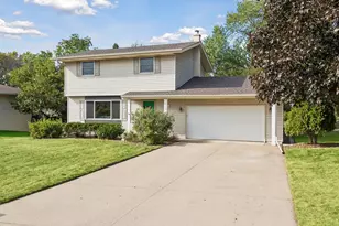 2525 Blomquist Ave, White Bear Lake, MN 55110 - Photo 3