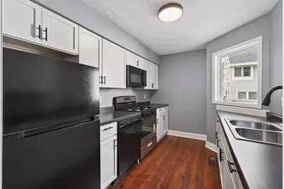 25 Stevens Street E, Saint Paul, MN 55107 - Photo 3