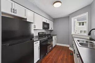 25 Stevens St E, Saint Paul, MN 55107 - Photo 3