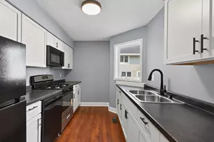 25 Stevens St E, Saint Paul, MN 55107 - Photo 13