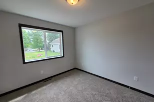 204 Barony Rd, Le Sueur, MN 56058 - Photo 9