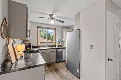 8227 Blaisdell Avenue S, Bloomington, MN 55420 - Photo 15