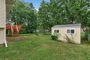 1124 Meadowwood Dr, Brooklyn Park, MN 55444 - Photo 27