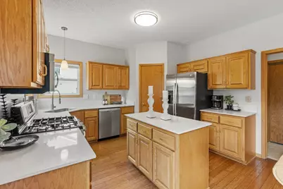 9290 Creek Way, Savage, MN 55378 - Photo 13