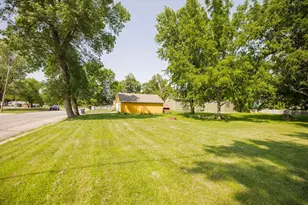 511 W 11th St, Morris, MN 56267 - Photo 7
