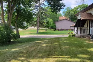 305 E Summit St, Battle Lake, MN 56515 - Photo 9