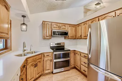 4075 Valentine Crest Road, Arden Hills, MN 55112 - Photo 9