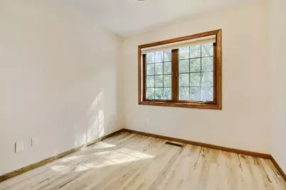 4075 Valentine Crest Road, Arden Hills, MN 55112 - Photo 15