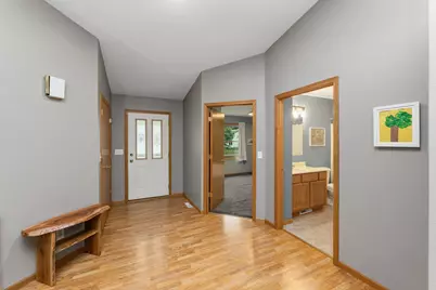 909 Jonathan Lane, La Crescent, MN 55947 - Photo 3