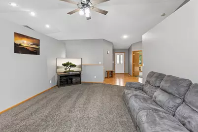 909 Jonathan Lane, La Crescent, MN 55947 - Photo 5
