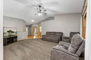 909 Jonathan Ln, La Crescent, MN 55947 - Photo 7