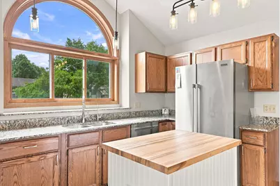 7135 Upper 157th Street W, Apple Valley, MN 55124 - Photo 3