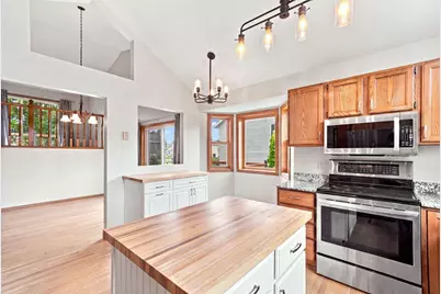 7135 Upper 157th Street W, Apple Valley, MN 55124 - Photo 5