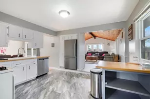 2018 Shale Ln, Eagan, MN 55122 - Photo 3