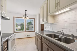 1538/1540 Hartford Ave, Saint Paul, MN 55116 - Photo 9