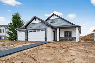 1402 Jefferson St S, Cambridge, MN 55008 - Photo 1