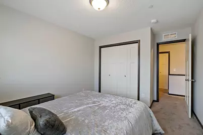 7106 Calumet Court, Savage, MN 55378 - Photo 11