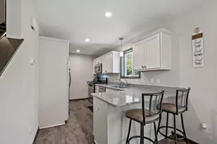 7106 Calumet Ct, Savage, MN 55378 - Photo 5