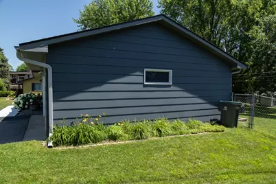 503 Chan View, Chanhassen, MN 55317 - Photo 11