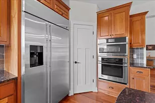 10614 Maple Blvd, Woodbury, MN 55129 - Photo 13