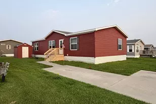 2020 Peregrine Pl NW, Stewartville, MN 55976 - Photo 1