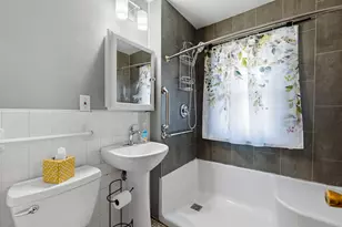 1006 Earl St, Saint Paul, MN 55106 - Photo 19