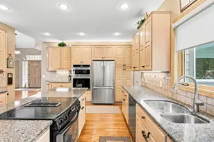 10904 Chatham Ct S, Burnsville, MN 55337 - Photo 15