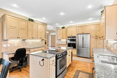 10904 Chatham Court S, Burnsville, MN 55337 - Photo 13