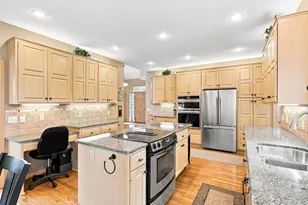 10904 Chatham Ct S, Burnsville, MN 55337 - Photo 13