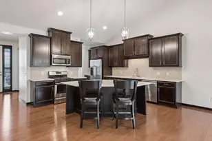 8652 Lake Riley Dr, Chanhassen, MN 55317 - Photo 7