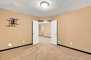 8652 Lake Riley Dr, Chanhassen, MN 55317 - Photo 29
