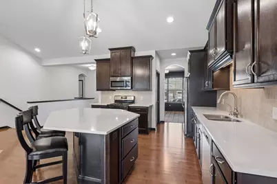 8652 Lake Riley Drive, Chanhassen, MN 55317 - Photo 3