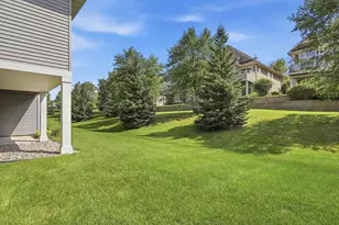 8652 Lake Riley Dr, Chanhassen, MN 55317 - Photo 37