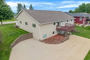 900 Courtney Dr, Caledonia, MN 55921 - Photo 41