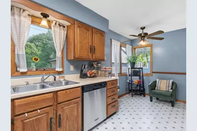 6828 51st Place N, Crystal, MN 55428 - Photo 7
