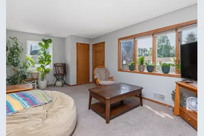 6828 51st Place N, Crystal, MN 55428 - Photo 5